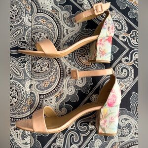 CL by Laundry Floral Block Heel Size 10